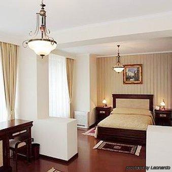 מלון Paris Boutique 4*